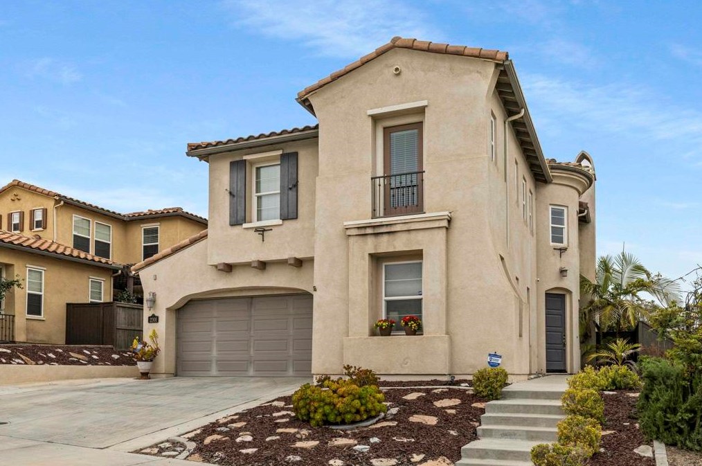 2301 Hummingbird St, Chula Vista, CA 91915-2419