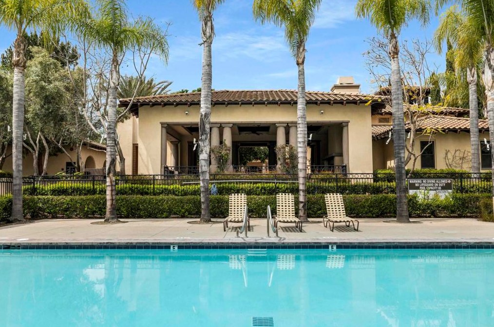 2301 Hummingbird St, Chula Vista CA  91915-2419 exterior