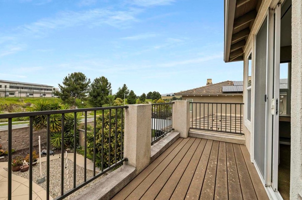 2301 Hummingbird St, Chula Vista CA  91915-2419 exterior