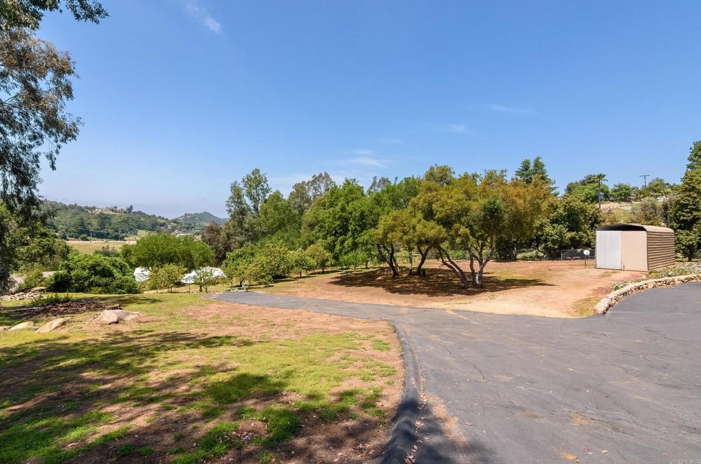 27145 Oakmont Rd, Valley Center, CA 92082