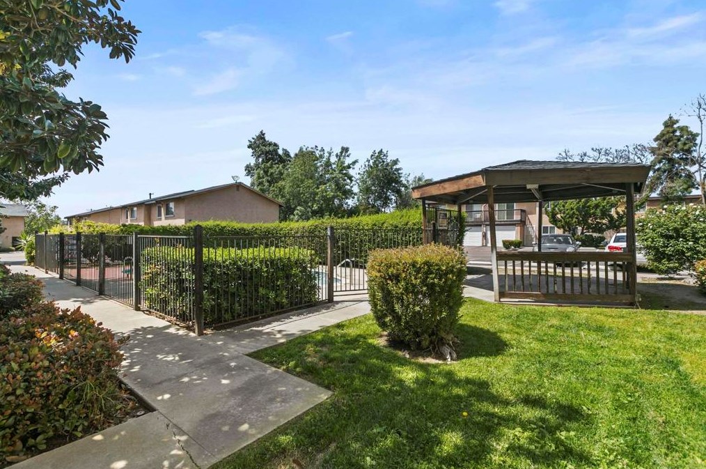 1034 Leland St, Spring Valley CA  91977-4843 exterior