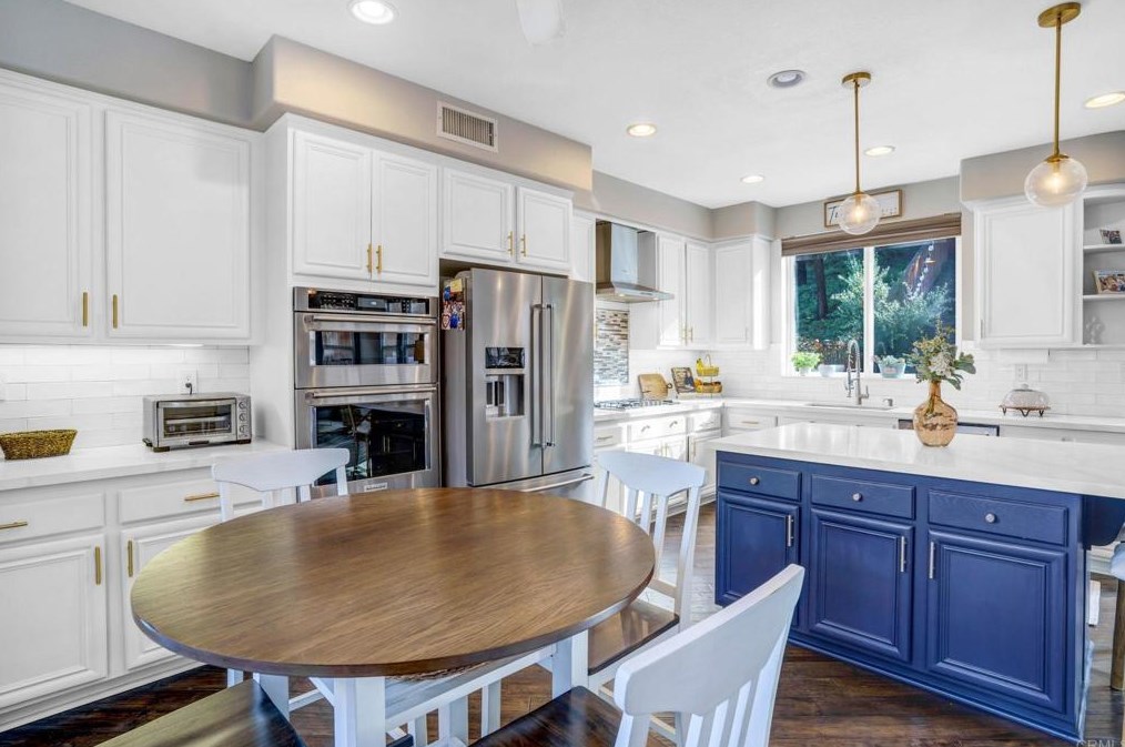 790 Esperanza Pl, Chula Vista CA  91914-2436 exterior