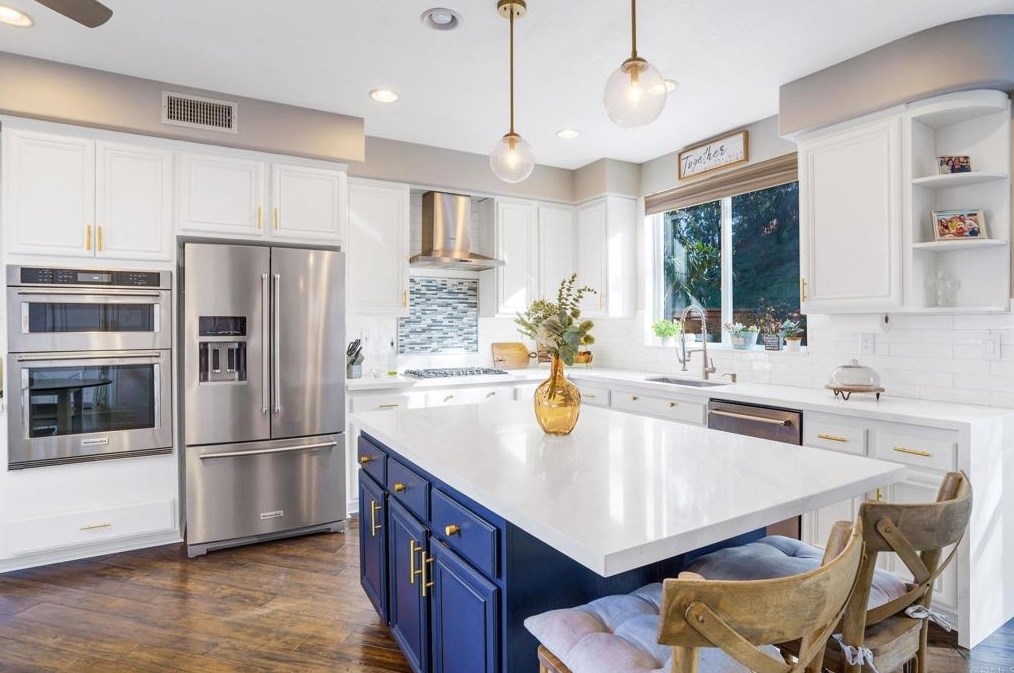 790 Esperanza Pl, Chula Vista CA  91914-2436 exterior