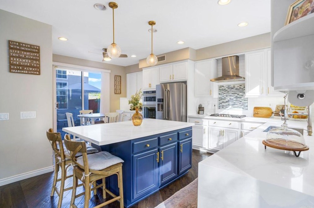 790 Esperanza Pl, Chula Vista CA  91914-2436 exterior