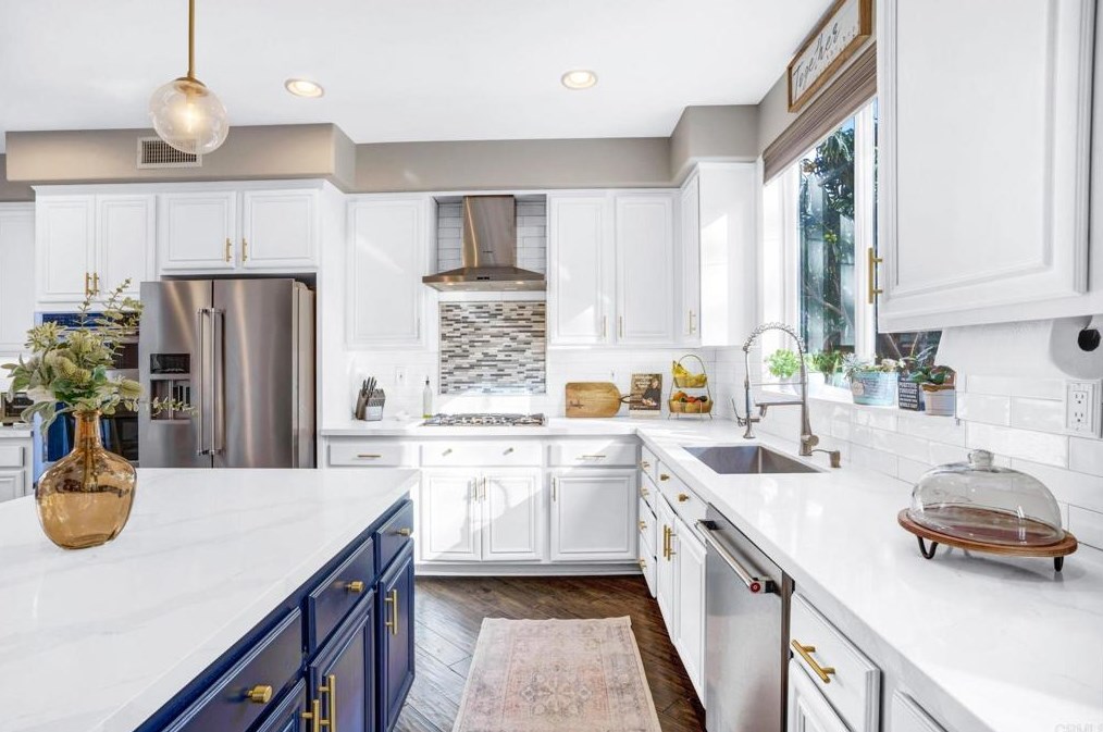 790 Esperanza Pl, Chula Vista CA  91914-2436 exterior