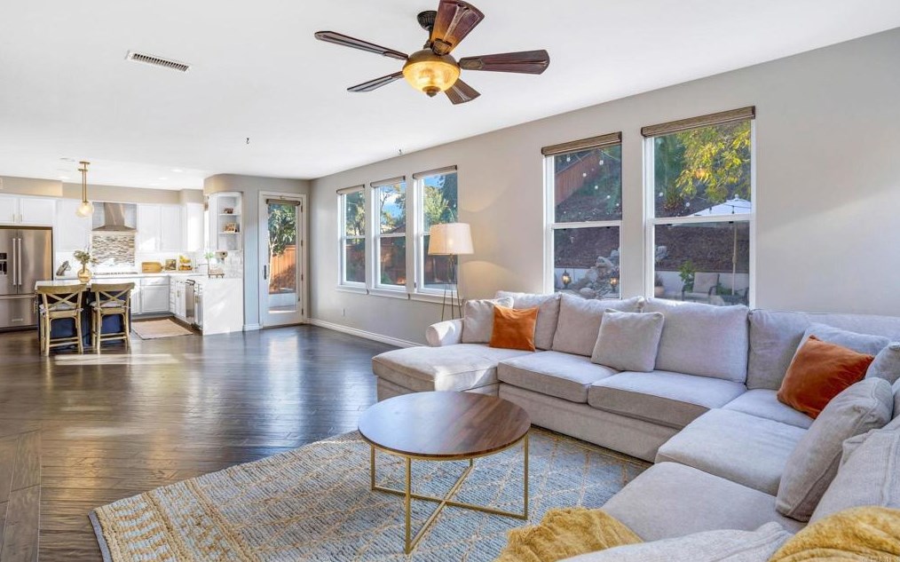 790 Esperanza Pl, Chula Vista CA  91914-2436 exterior