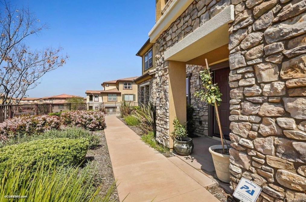 1810 Montilla St, Santee, CA 92071-5654
