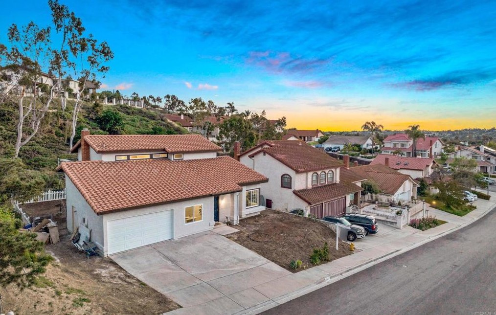 9531 Summerfield St, Spring Valley, CA 91977-2853