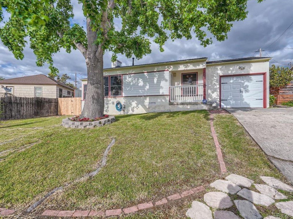 2045 Englewood Dr, Lemon Grove, CA 91945
