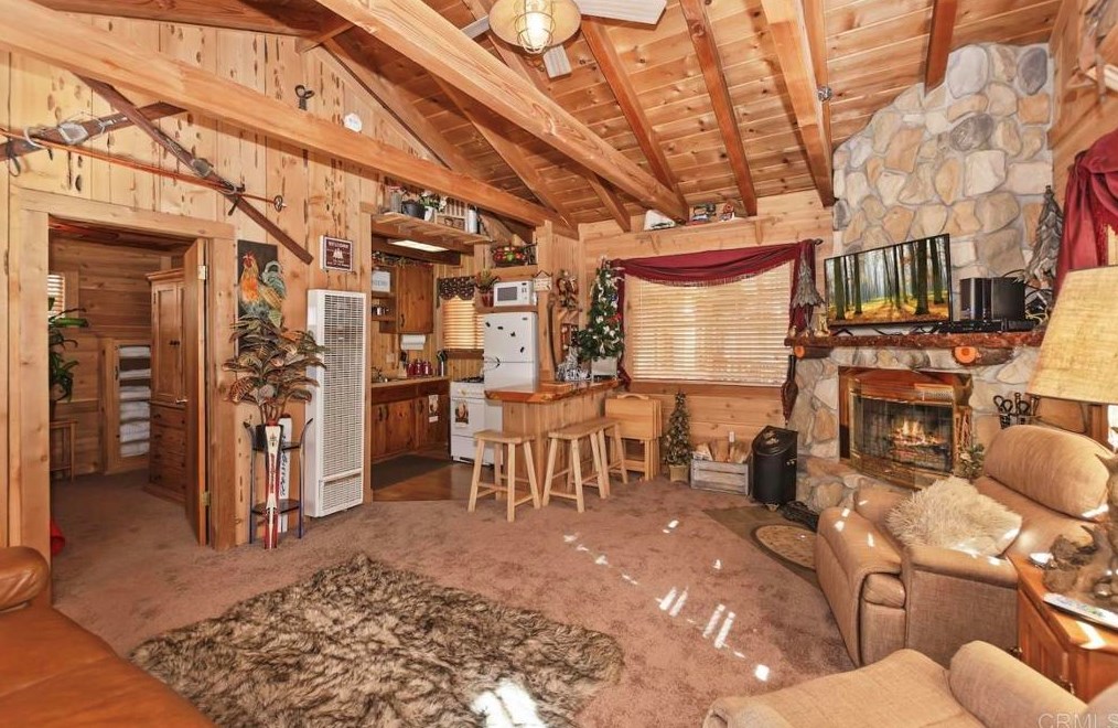 519 Sugarloaf Blvd, Big Bear City, CA 92314