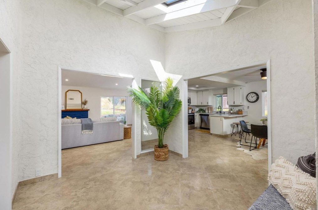 1452 San Carlos Pl, Escondido, CA 92026-1737