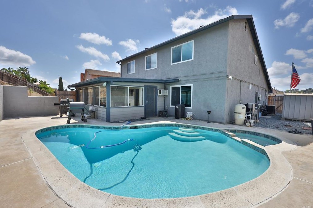10847 Buggywhip Dr, Spring Valley, CA 91978-1905