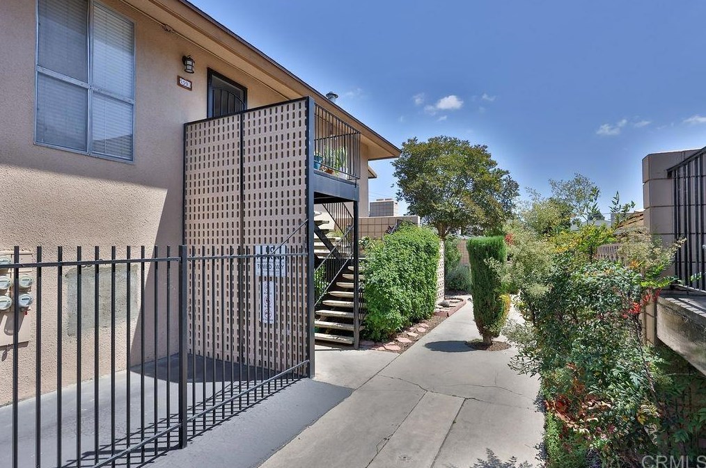 559 Oakdale Ln #d, El Cajon, CA 92021