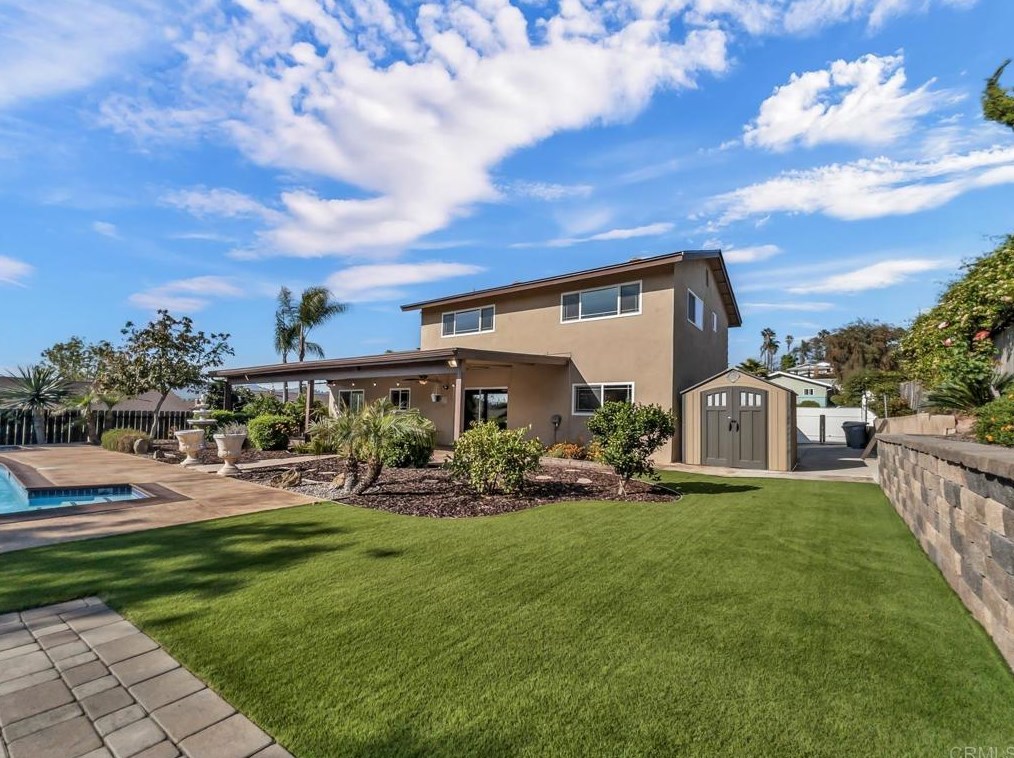 819 Linwood St, Escondido, CA 92027-4442