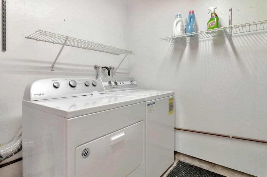 2521 Whispering Palms Loop, Chula Vista CA 91915-1401 exterior