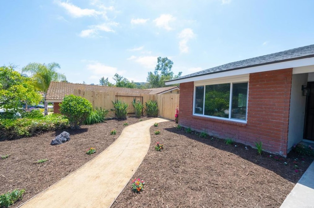 2483 Windmill View Rd, El Cajon, CA 92020