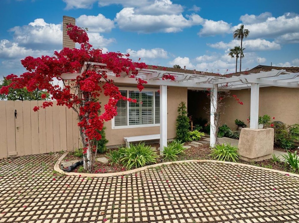2758 Windmill View Rd, El Cajon, CA 92020