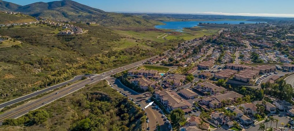 2707 Lake Pointe Dr, Spring Valley CA  91977-3481 exterior