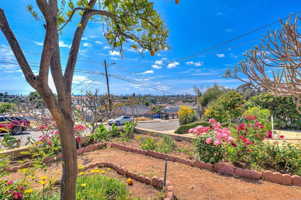 1917 La Siesta Way, National City, CA 91950
