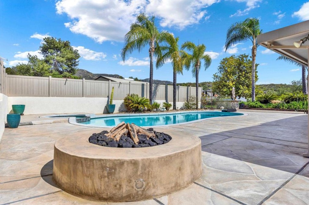 3217 Monterey Crest Dr, Jamul, CA 91935