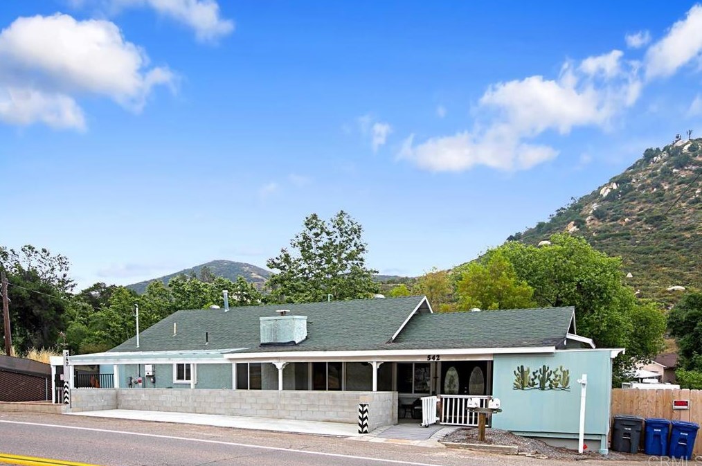 542 Harbison Canyon, El Cajon, CA 92019