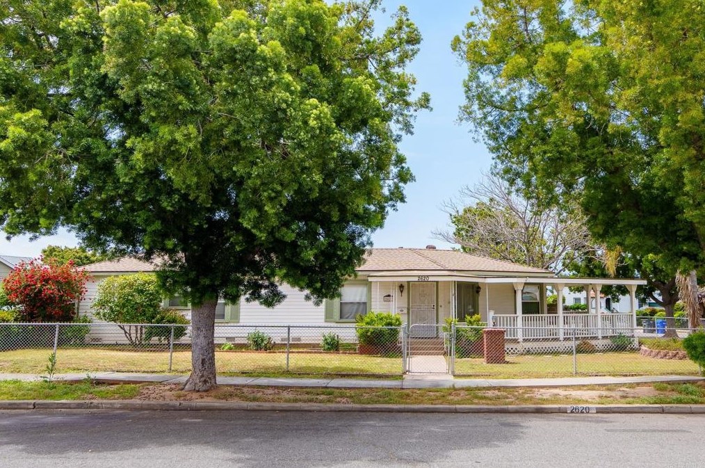 2620 Virginia Dr, National City, CA 91950