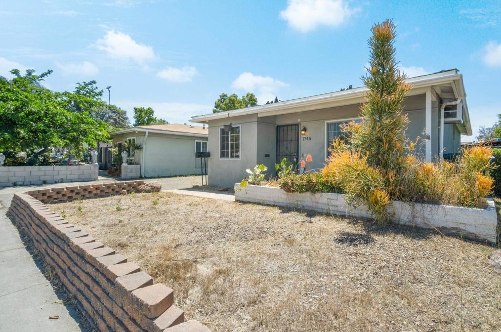 1745 E Grand Ave, Escondido, CA 92027