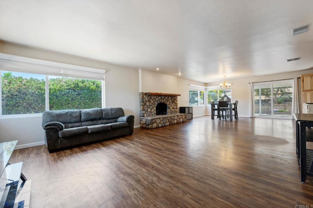 8208 Sunset Rd, Lakeside, CA 92040