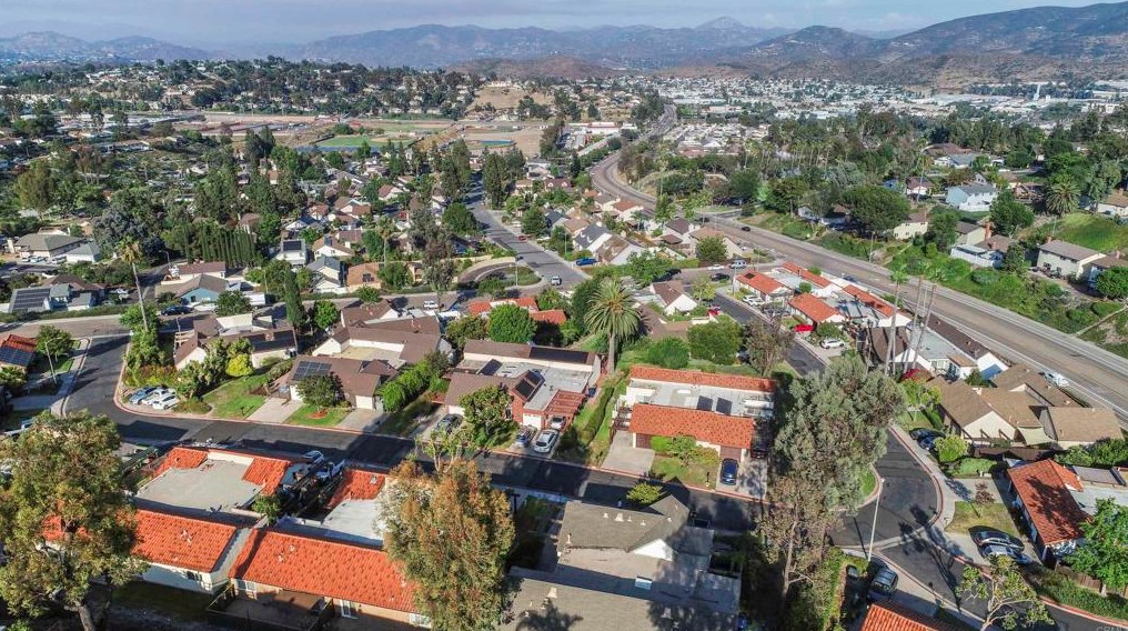 2546 Granada Cir, Spring Valley, CA 91977-6727