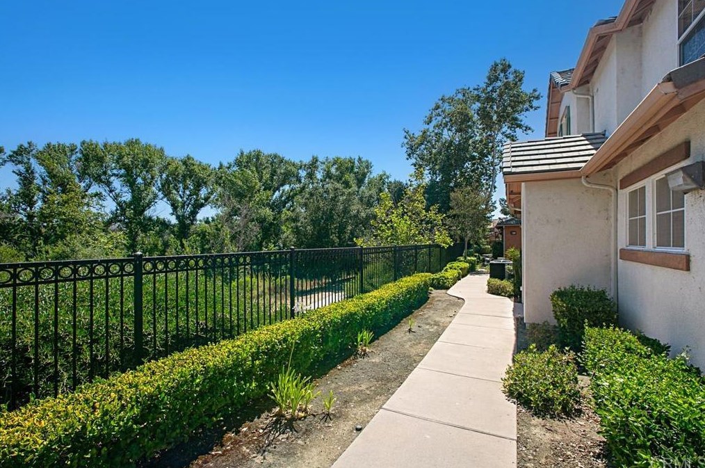205 River Park Dr, Santee, CA 92071-6951