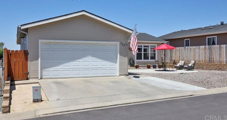15935 Spring Oaks Rd #107, El Cajon, CA 92021