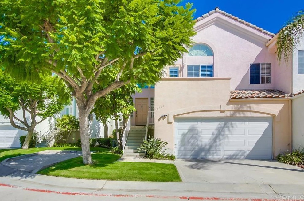3826 Settineri Ln, Spring Valley, CA 91977-1043