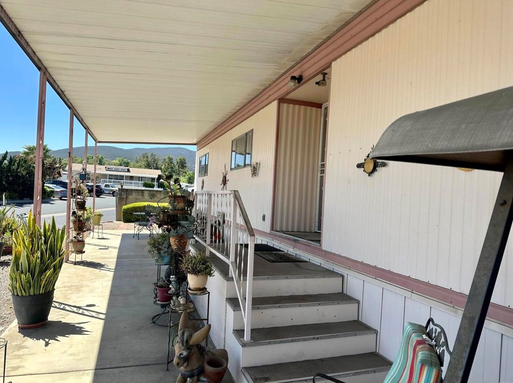 8301 Mission Gorge Rd #90, Santee, CA 92071