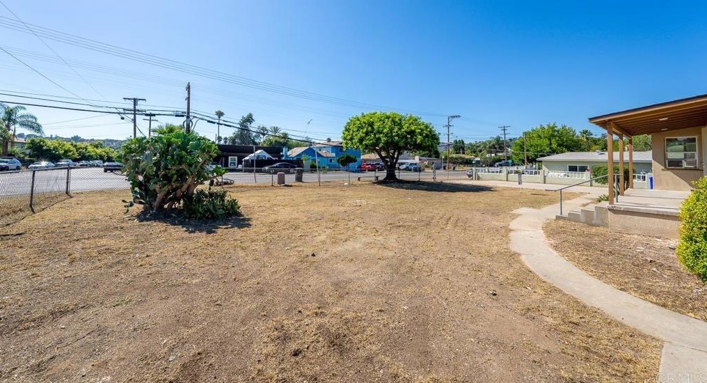 2705 Bancroft Dr, Spring Valley, CA 91977-3314