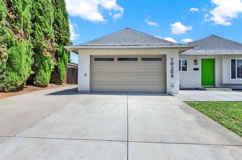 10209 Woodrose Ave, Santee, CA 92071-1701