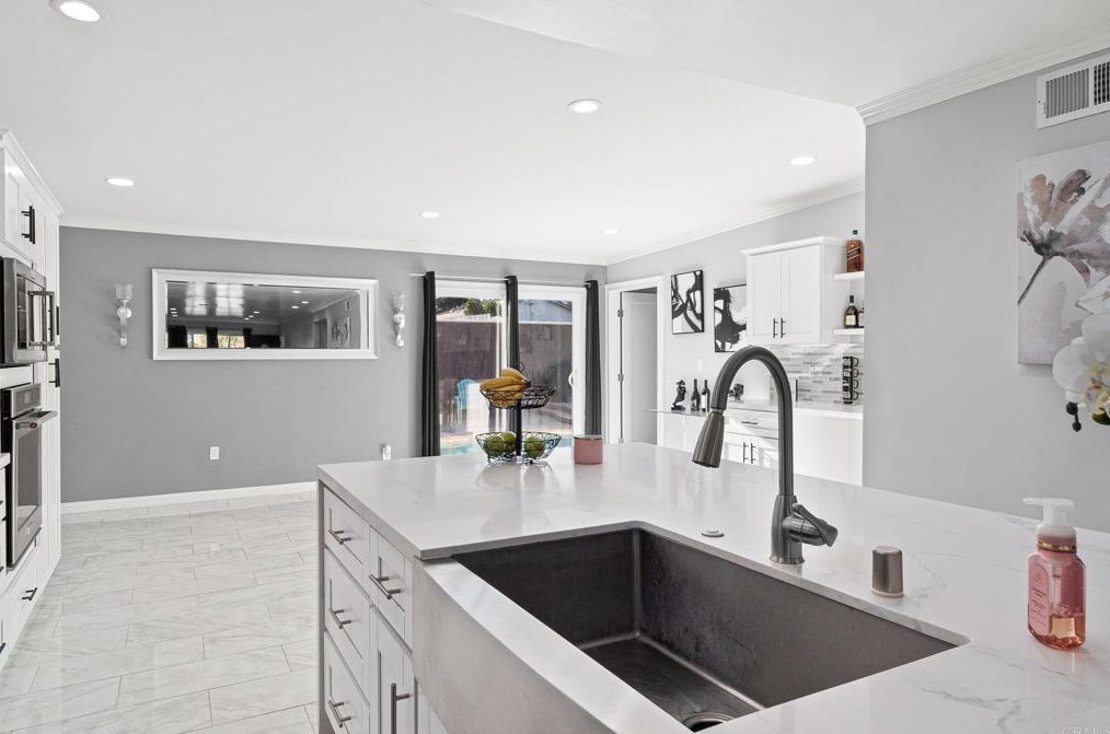 812 Ramona Ave, Spring Valley CA  91977-5126 exterior