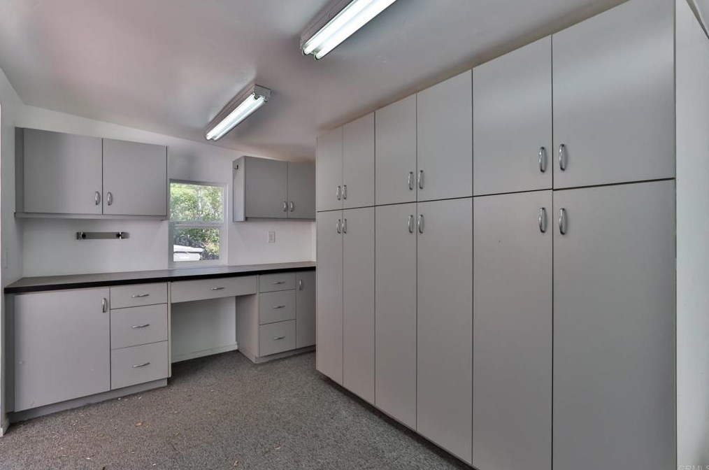 2167 Reineman Rd, Fallbrook CA 92028-4452 exterior