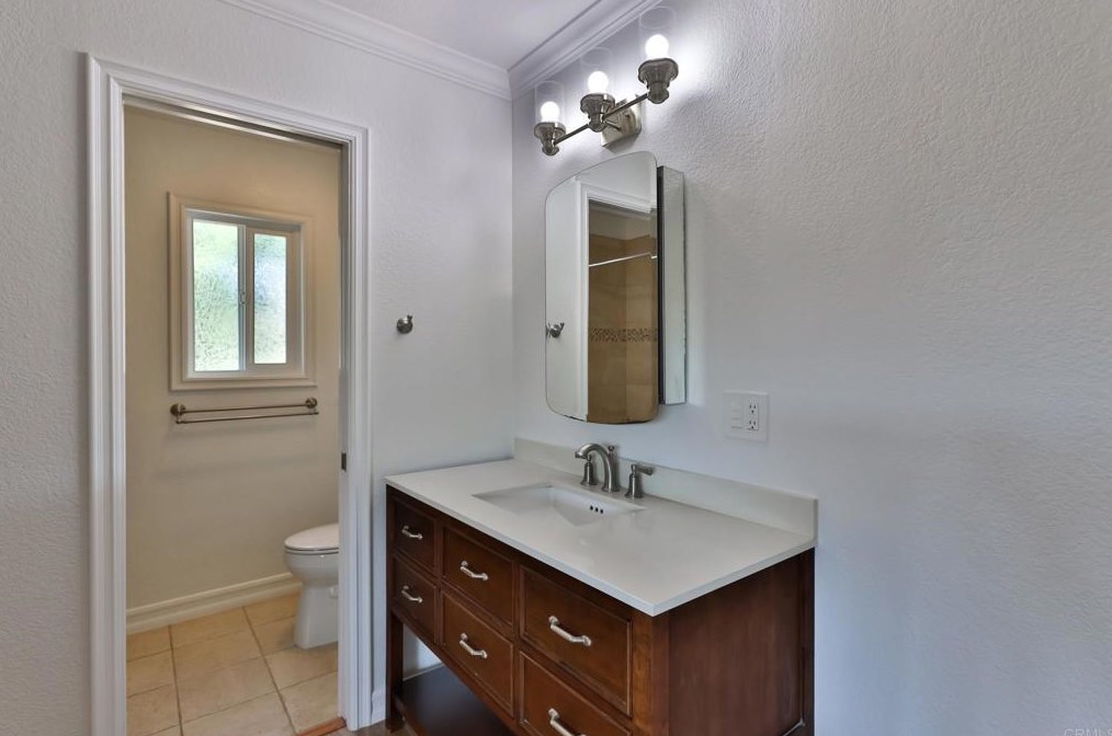 2167 Reineman Rd, Fallbrook CA 92028-4452 exterior