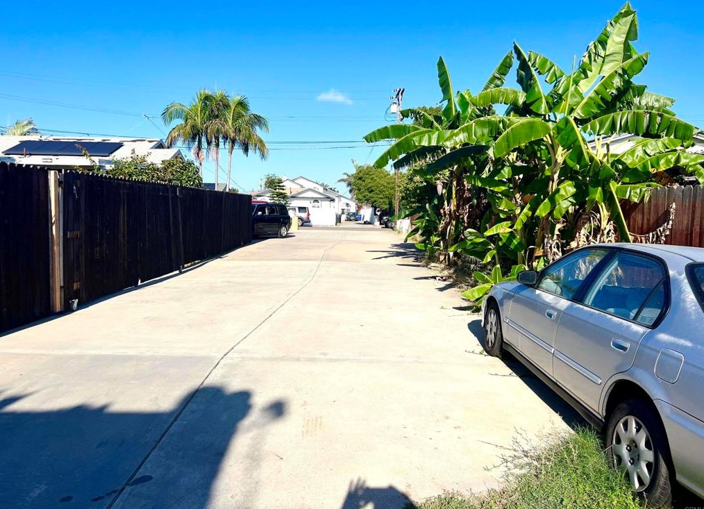 1130 Elm Ave, Chula Vista CA  91911-3307 exterior