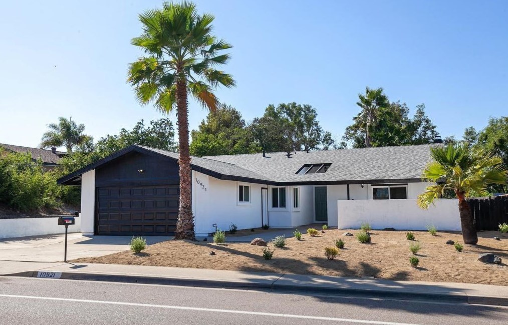 10921 Del Rio Rd, Spring Valley, CA 91978-1217