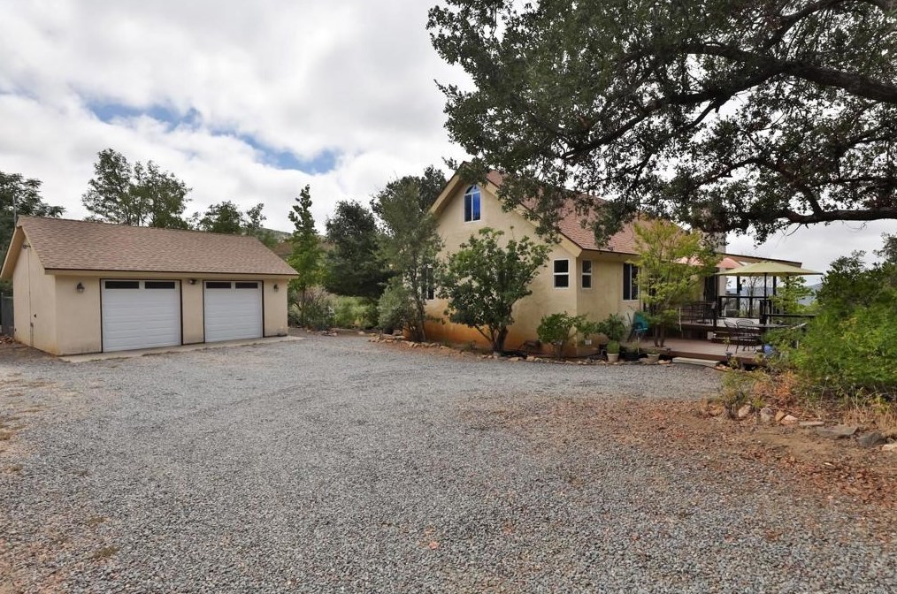 11970 Twin Springs Rd, Descanso, CA 91916-9753