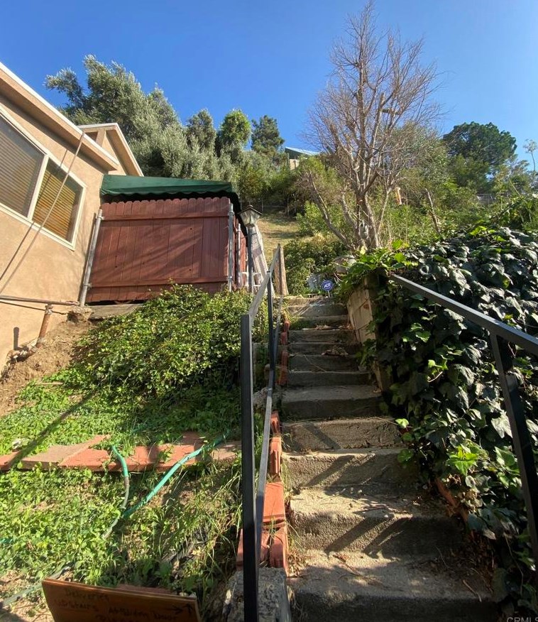 3110 Isabel Dr, Los Angeles CA  90065-1960 exterior