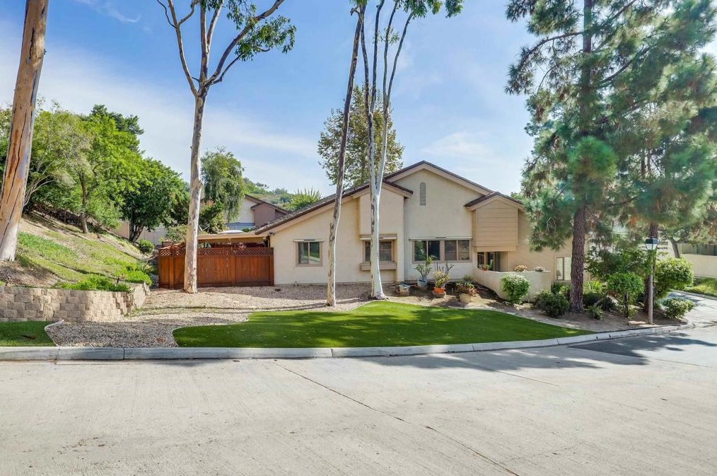 825 Cinnamon Ct, Chula Vista, CA 91910