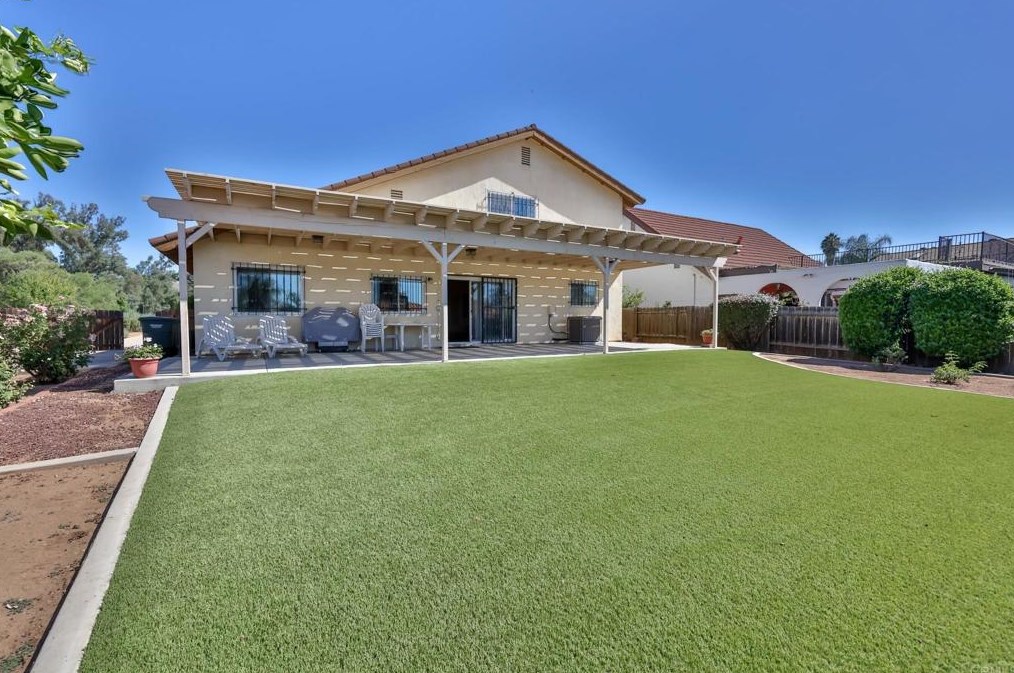 1682 Granite Hills Dr, El Cajon, CA 92019