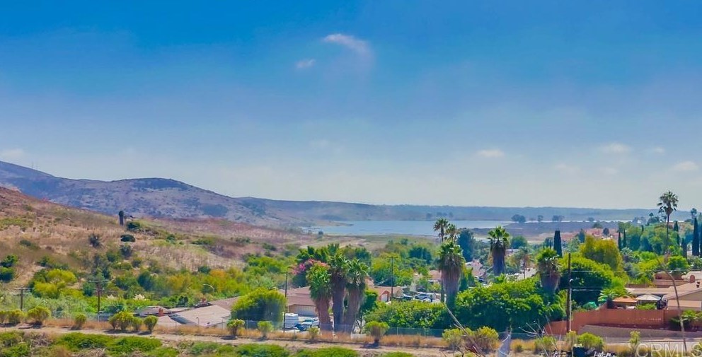 2723 Lake Pointe Dr, Spring Valley CA  91977-3488 exterior