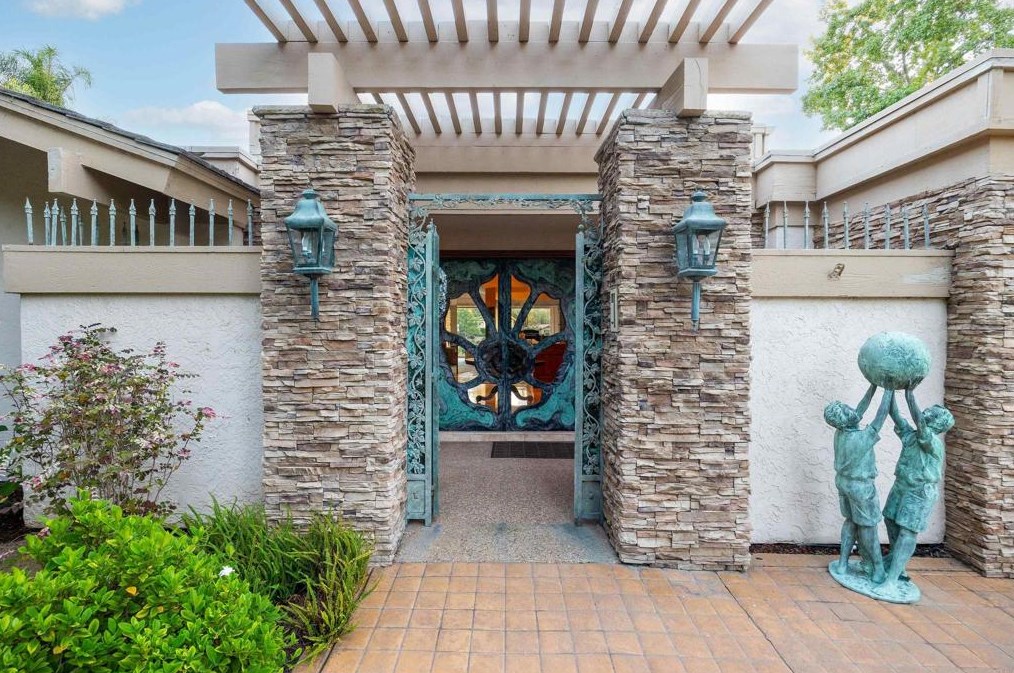 11 Lake Helix Dr, La Mesa, CA 91941