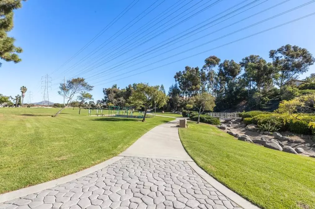 941 Redbud Rd, Chula Vista, CA 91910