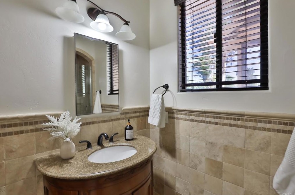 4096 Old Orchard Ln, Bonita CA  91902-2337 exterior