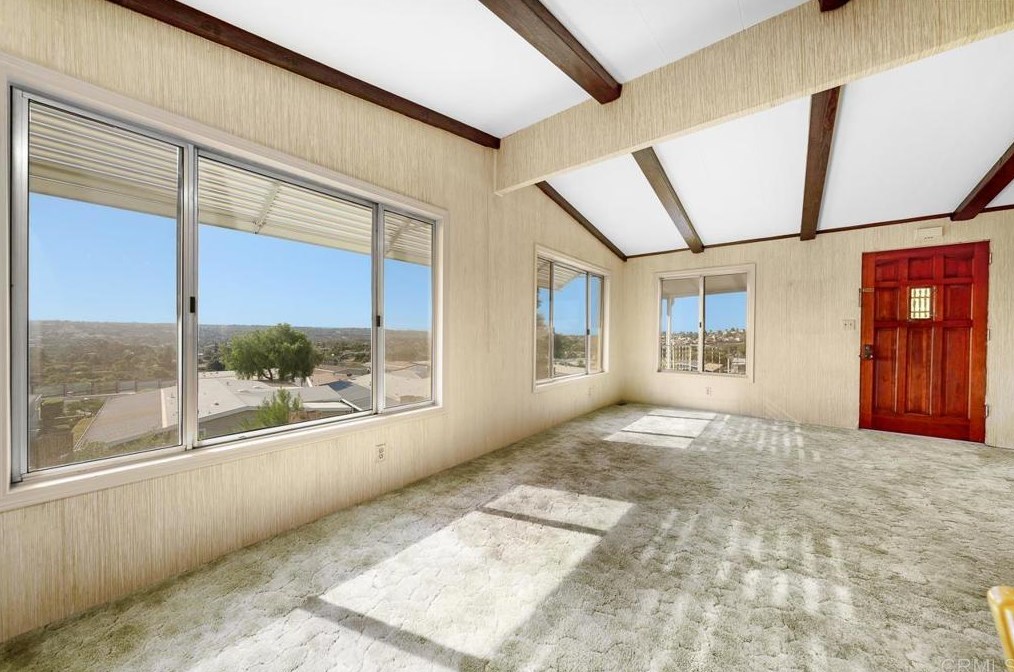 275 S Worthington St #66, Spring Valley, CA 91977