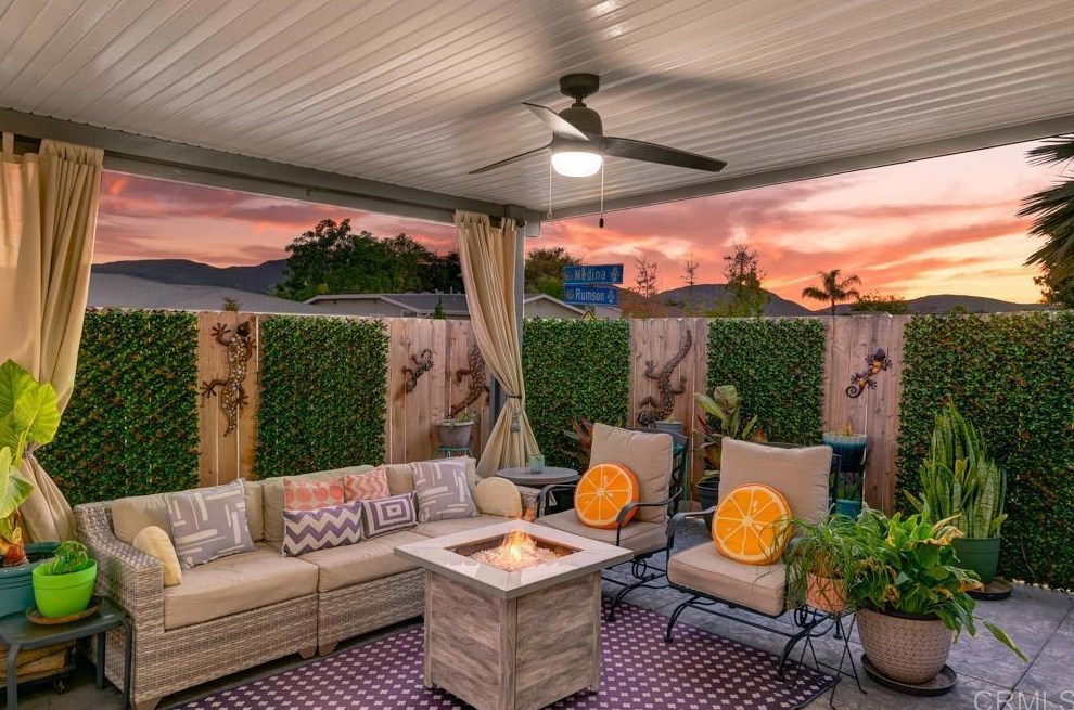 9401 Medina Dr, Santee, CA 92071